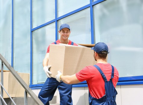 Man and van moving service in Covent Garden with central London streets
