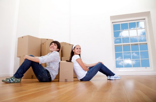 Packing and transporting household items during Coventgarden removals