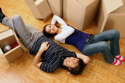 Efficient moving support for packing and unpacking in Coventgarden